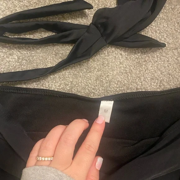 Stylish Black Bikini Set - Picture 2 of 4